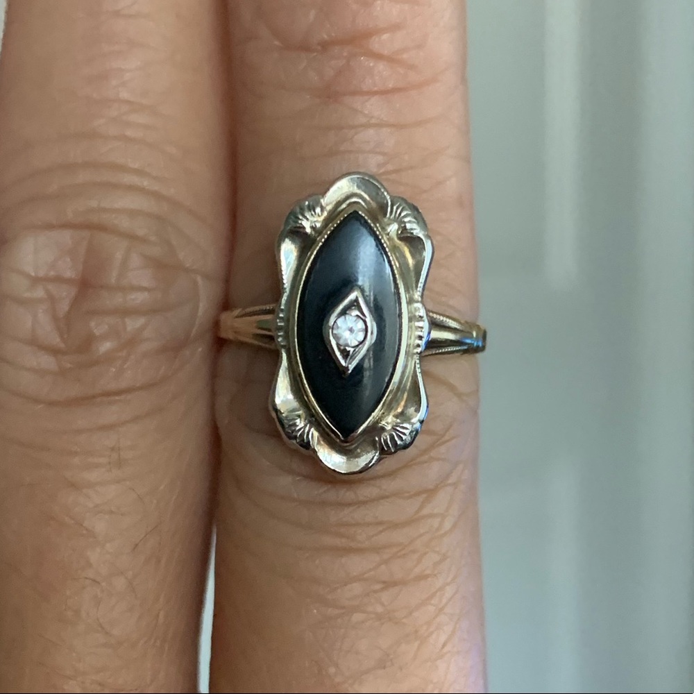 10k white and yellow gold, onyx ring w/ diamond
